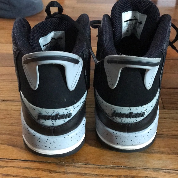 Youth Jordan twos - Picture 2 of 4